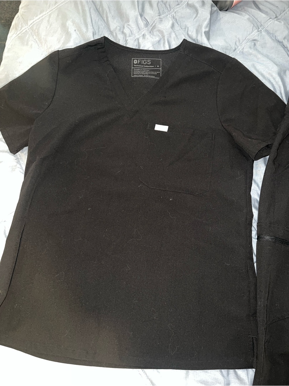 Figs Women's Black V-Neck Scrub Top & Pants